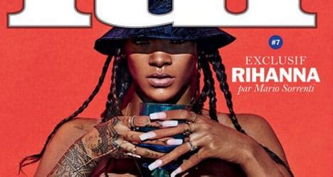 Rihanna bares her breasts in photo shoot for French magazine。